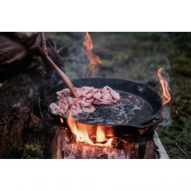 Сковорода чавунна Petromax Fire Skillet з довгою ручкою 40 см