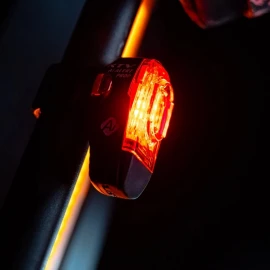 Заднє світло Lezyne Ktv Drive Pro+ Ai Alert Rear 150 люменів Y18