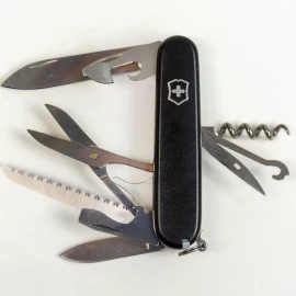 Ніж Victorinox Huntsman Mat 