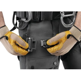 Страховочная система Petzl Avao Fast EUR