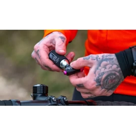 Балончик Muc-Off 16 g CO2
