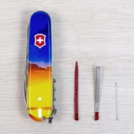 Нож Victorinox Climber Ukraine Gloss