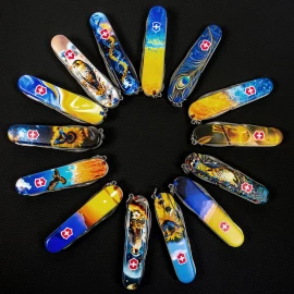 Нож Victorinox Climber Ukraine Gloss