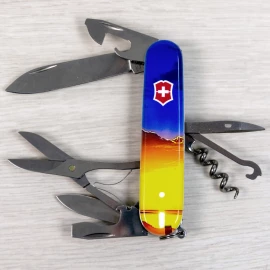 Нож Victorinox Climber Ukraine Gloss