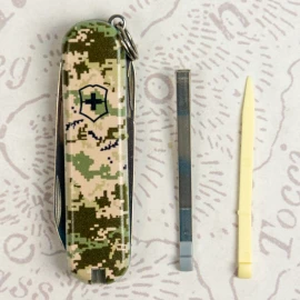 Ніж Victorinox Classic SD Colors Army Mat