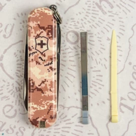 Ніж Victorinox Classic SD Colors Army Mat