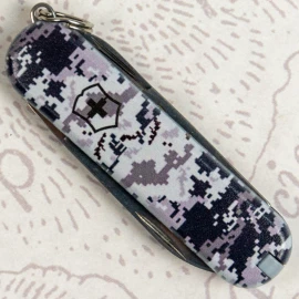 Ніж Victorinox Classic SD Colors Army Mat