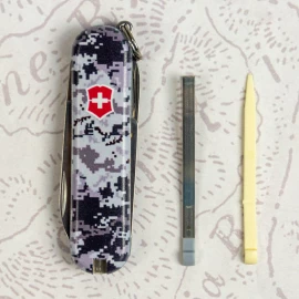 Ніж Victorinox Classic SD Colors Army Mat