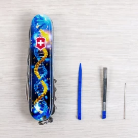 Ніж Victorinox Huntsman Ukraіne Gloss